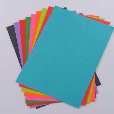 Imagem ilustrativa - papel de cor