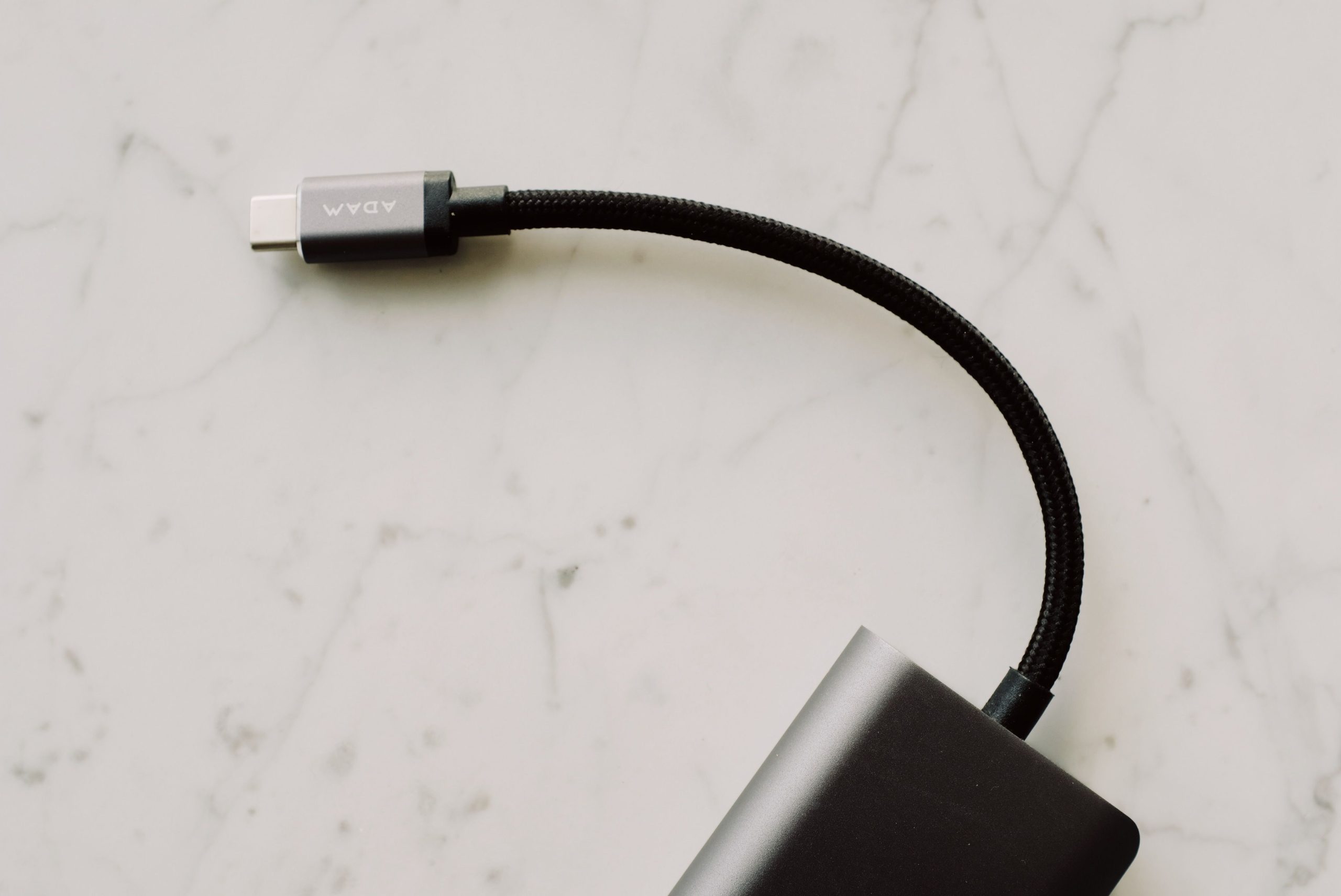 Imagem ilustrativa - cabo USB-C